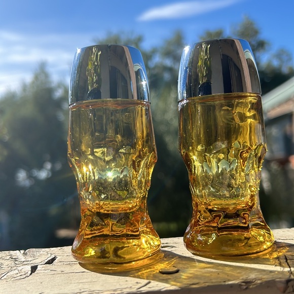 Vintage Anchor Hocking Georgian Amber Salt & Pepper Shakers - Picture 2 of 6